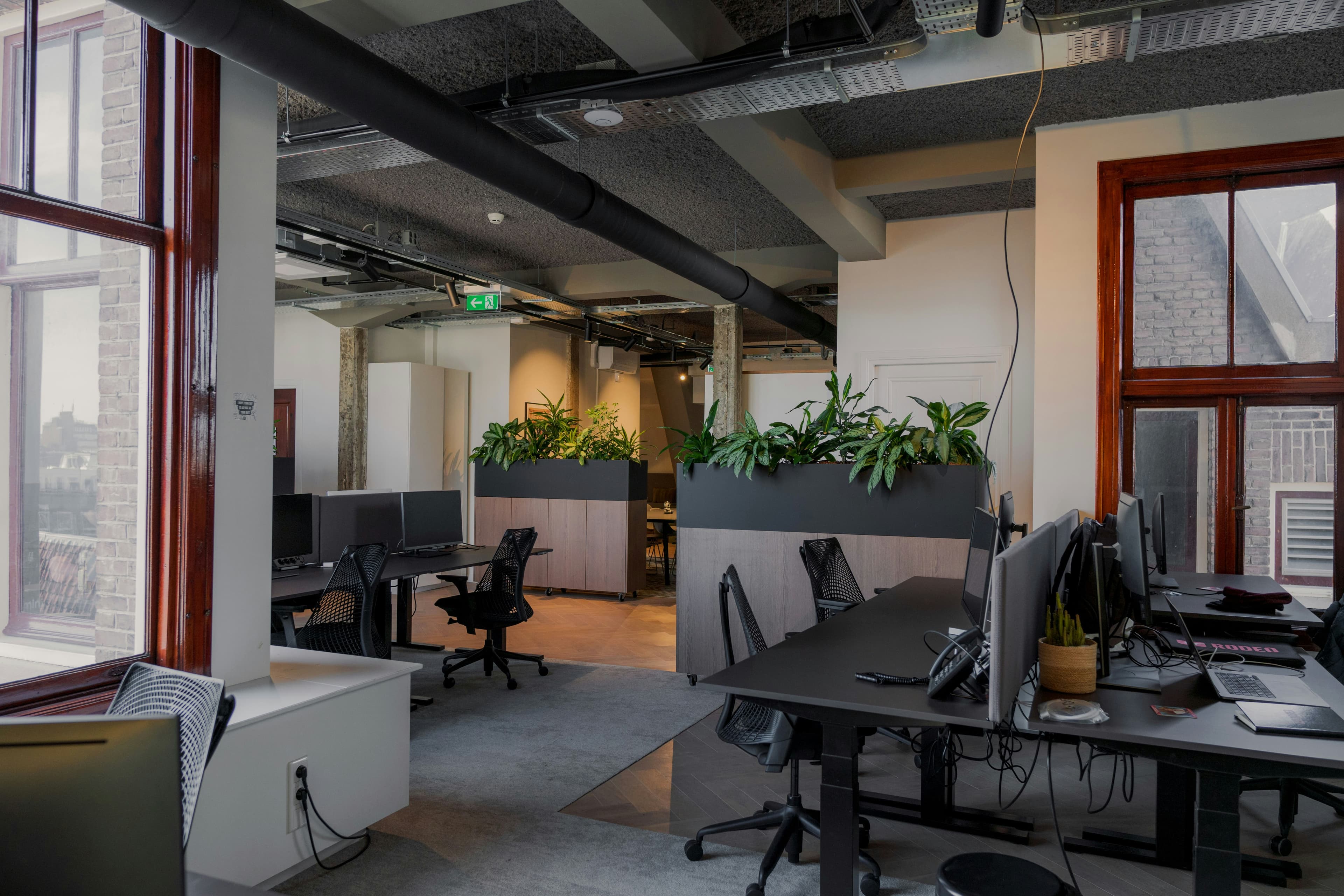 Aménagement professionnel de bureaux ou commerces